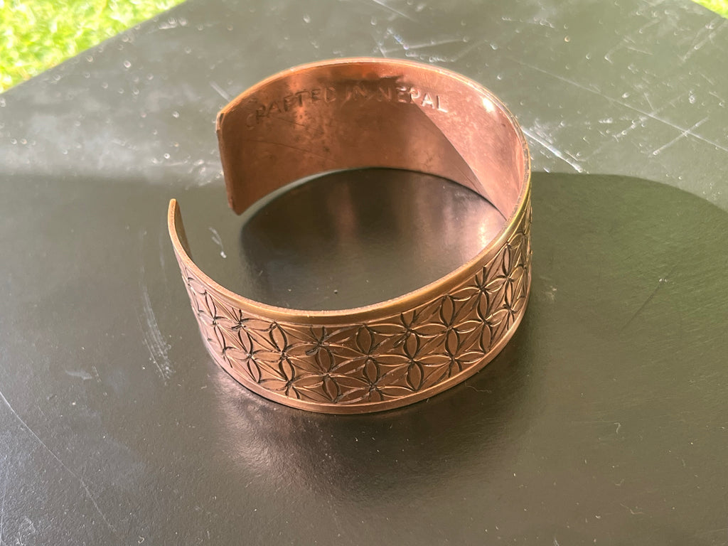Tibetisches Kupferarmband – Blume des Lebens