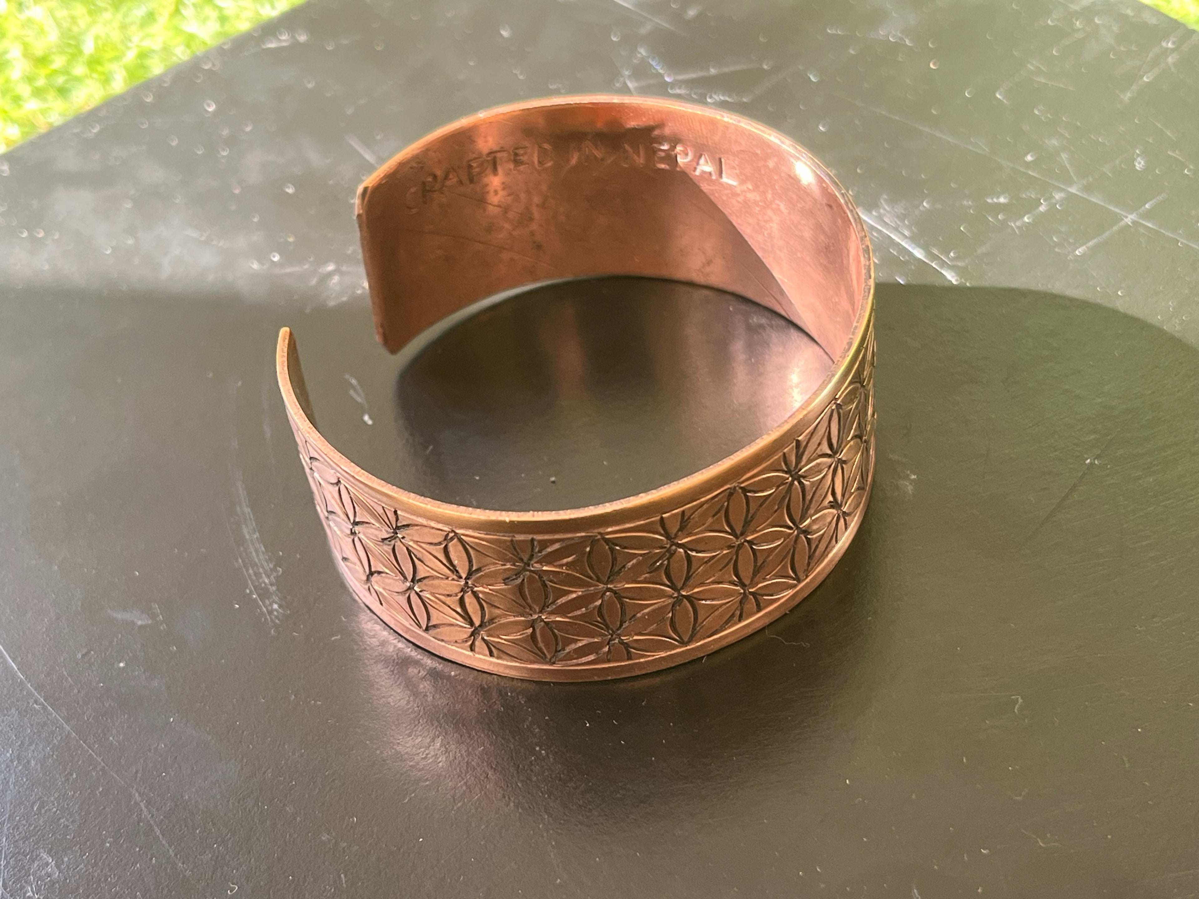 Tibetisches Kupferarmband – Blume des Lebens