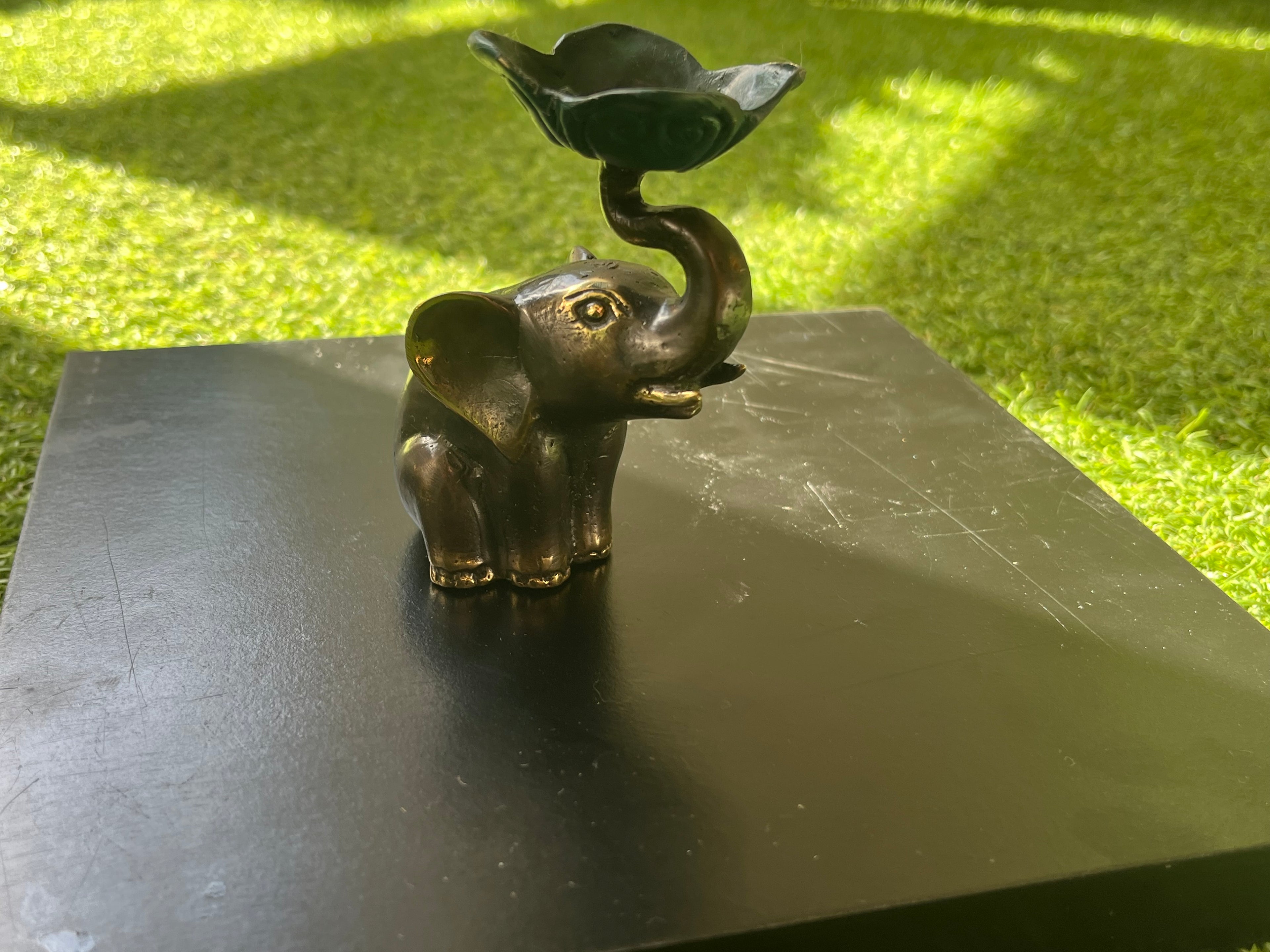 Räucherstäbchenhalter kleiner Elefant
