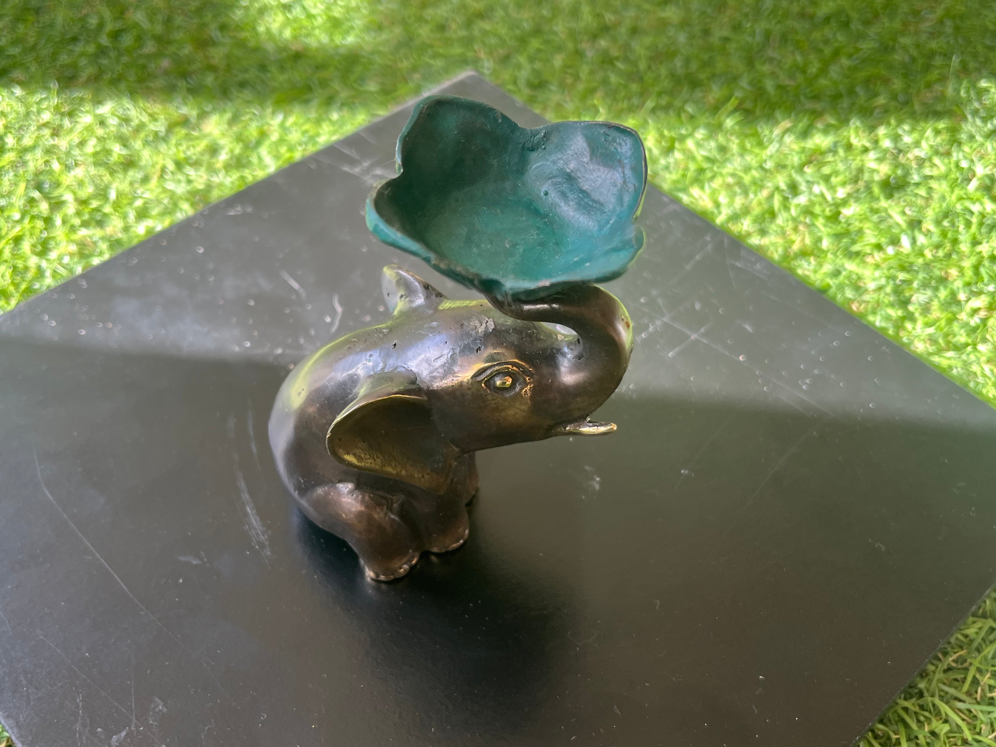 Räucherstäbchenhalter kleiner Elefant